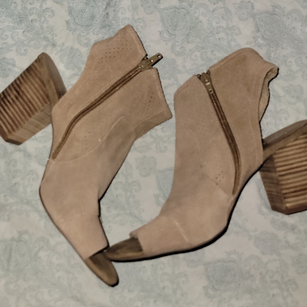 Women's wooden boot heel